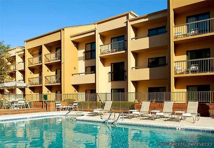 Courtyard Монтгомъри Екстериор снимка